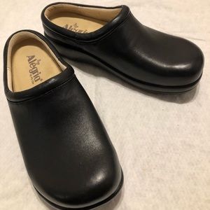 Alegria Kayla Kay Black Clogs 37 7 MINT
